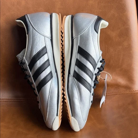 Adidas WOMENS Metallic Silver and Black Sneakers, size 8.5 - Picture 2 of 6